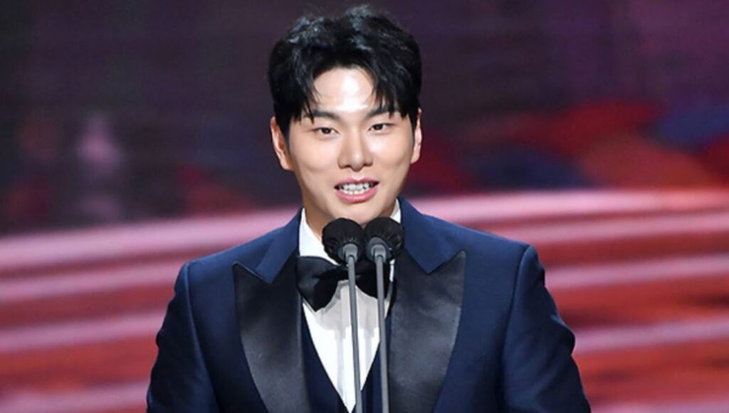 Lee Yi-kyung Wiki, Biography, Age, Wife, Net Worth, Family, Instagram, Twitter & More Facts